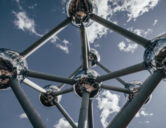 Europese brancheorganisaties introduceren handboek voor inkoop van clouddiensten in de publieke sector