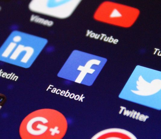 Nieuws & Blogs – Facebook brengt de wereld dichter bij elkaar – in een massaclaim