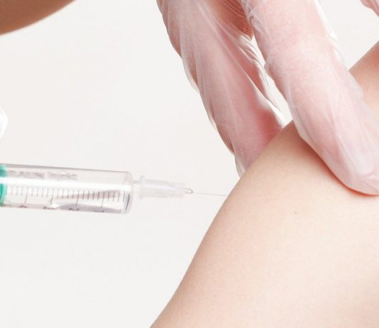 Nieuws & Blogs – Mag een werkgever vragen en registreren of een werknemer is gevaccineerd tegen corona?