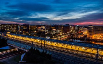 Top 10 cloud computing stories of 2025 Oracle enhances customer experience platform with a B2B refresh