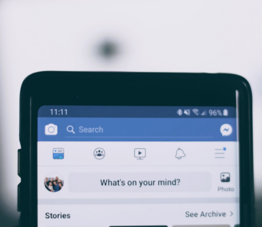 Nieuws & Blogs – Facebook Oversight Board: Global governance of XXL-klachtenprocedure?