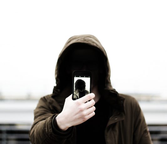 Nieuws & Blogs – Deepfakes: of u even een paar gekke bekken wilt trekken?