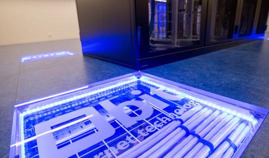 Maak onderscheid tussen échte datacenters en privé hallen van techreuzen Maak onderscheid tussen échte datacenters en privé hallen van techreuzen.