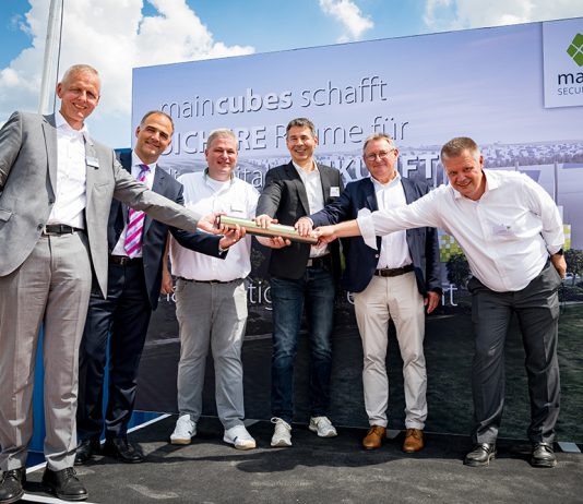 Cornerstone ceremony for the maincubes FRA02 data center in Schwalbach near Frankfurt Cornerstone ceremony for the maincubes FRA02 data center in Schwalbach near Frankfurt