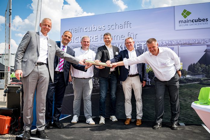 Cornerstone ceremony for the maincubes FRA02 data center in Schwalbach near Frankfurt