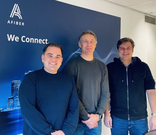 Dennis de Vries is VP Strategic Alliances bij AFIBER Dennis de Vries is VP Strategic Alliances bij AFIBER