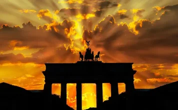 Apple denies ‘locking in’ iCloud users as £3bn legal claim brought by Which? reaches court Renault confirms Google as preferred cloud partner