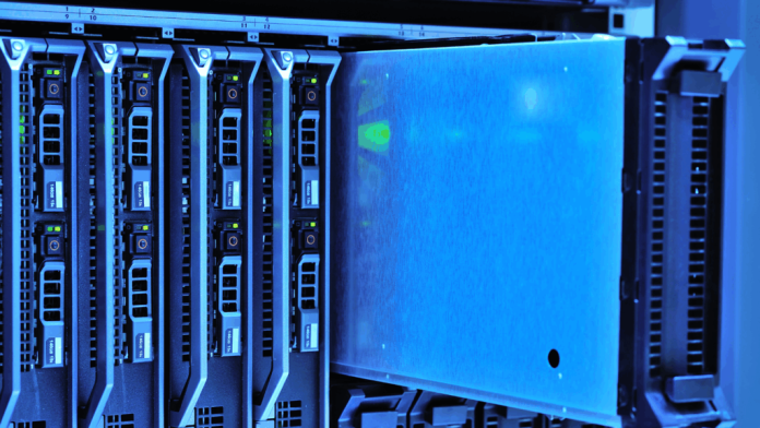 Hybride datacenters aan zet: waarom de cloud geen heilige graal meer is