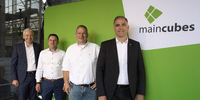 maincubes-richtfest-FRA03