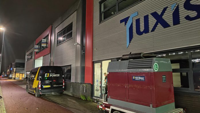 Tuxis-1 Powersupply extended